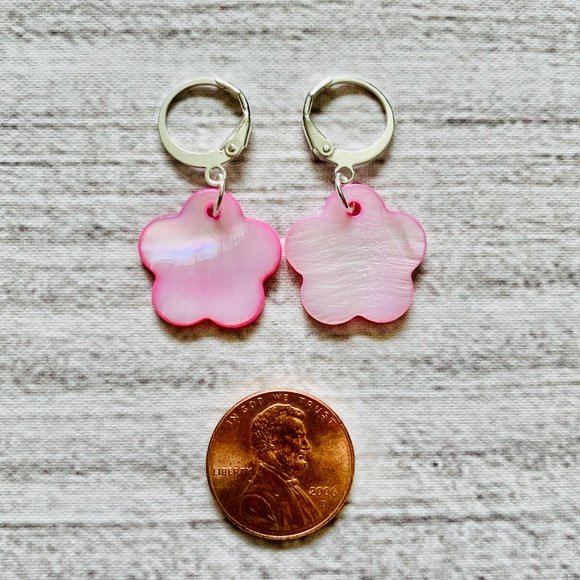 Pink Mother of Pearl Shell & Flower Hoop Earrings - Picture 3 of 5